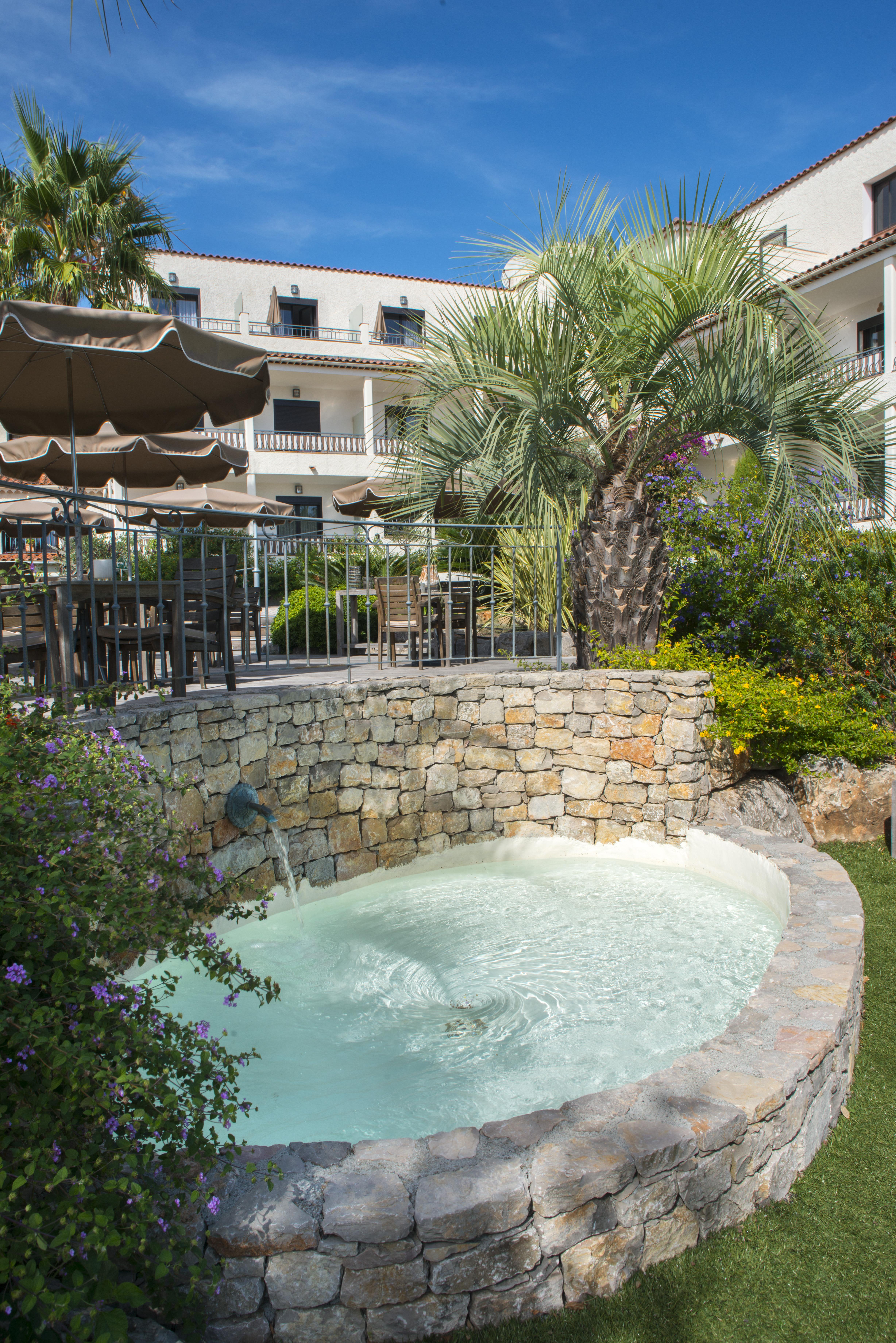 Van Der Valk Hotel Le Catalogne Сен-Глф Экстерьер фото