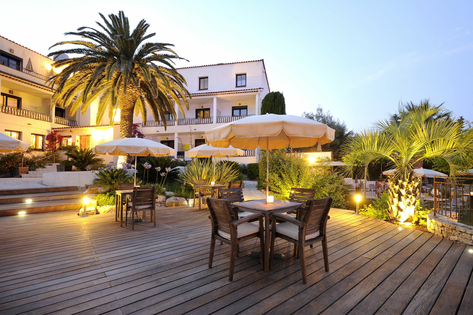 Van Der Valk Hotel Le Catalogne Сен-Глф Экстерьер фото